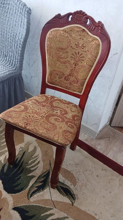 Стулья сатылады.