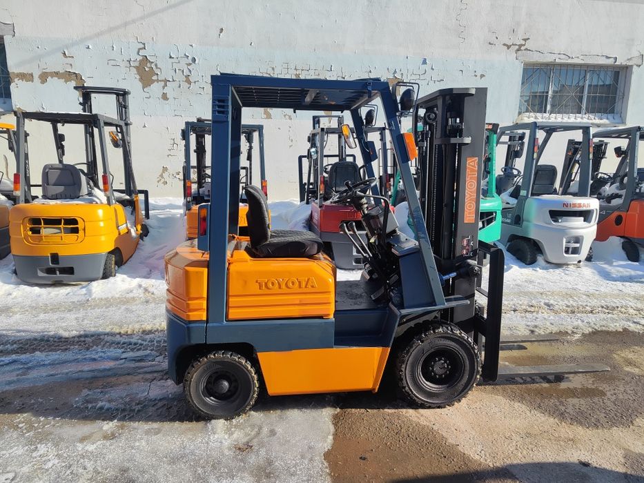 Продам вилочный погрузчик. Кара