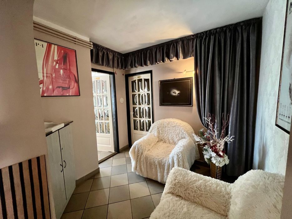 Posturi de inchiriat la Salonul de înfrumusețare Belle-Amie,închiriază