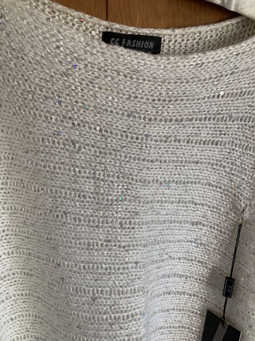 Пуловер плетен бял