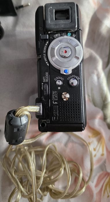 Camera video cu caseta miniDV JVC GR-DVP9E + placa de captura