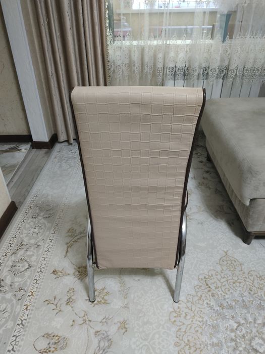 Продам стулья 6  шт