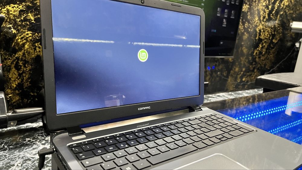 лаптоп hewlett packard compaq