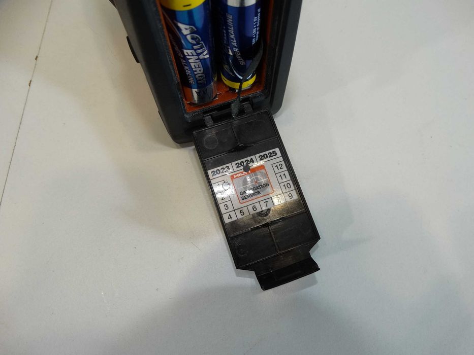 Hilti PM 2L - Линеен червен лазер + тринога 1.50 м.