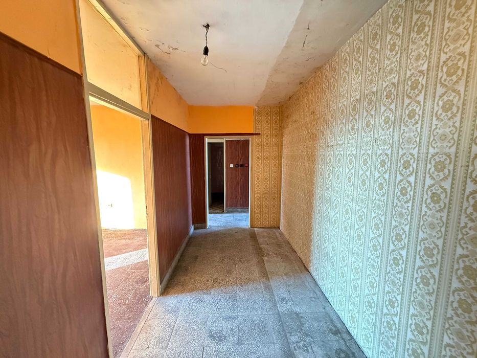 Тристаен имот в ж.к. Люлин 4