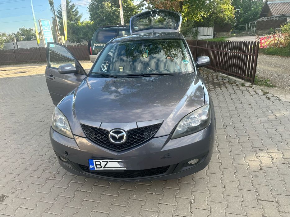 Vând Mazda 3 hatchback
