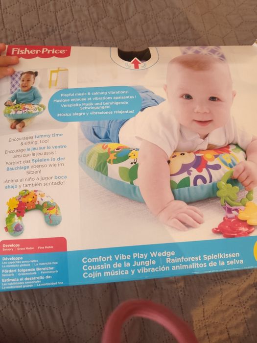 Възглавница за игра по коремче Fisher price