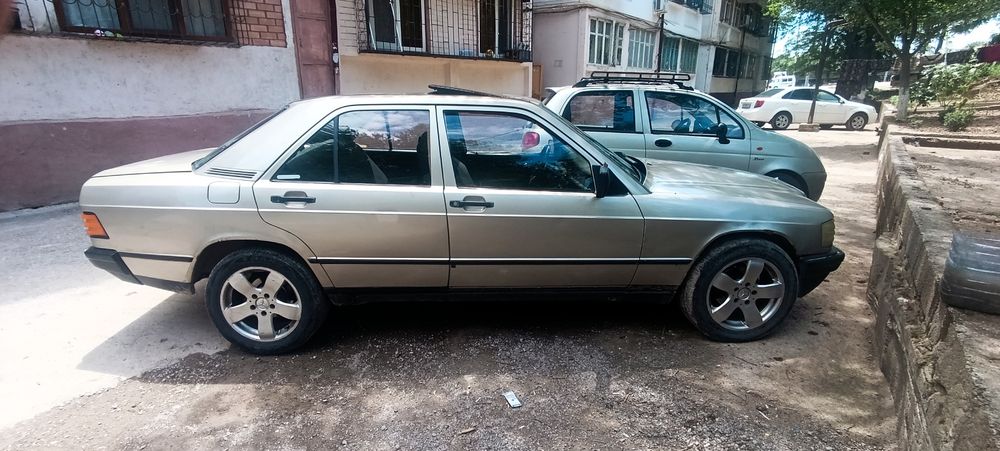 Mercedes-benz 190-E