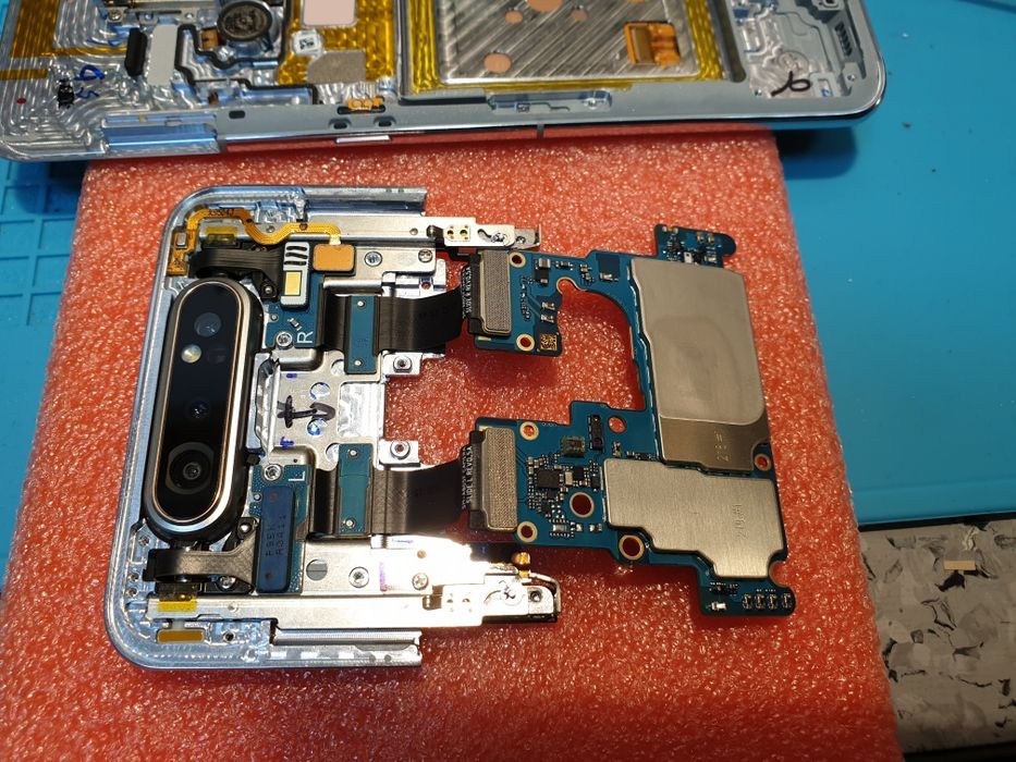 Ремонт на телефони Samsung, Huawei, Sony