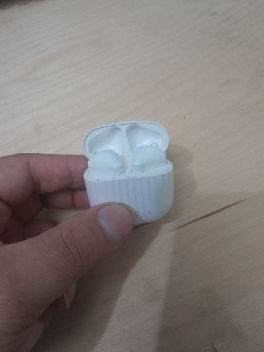 Продам airpods наушники