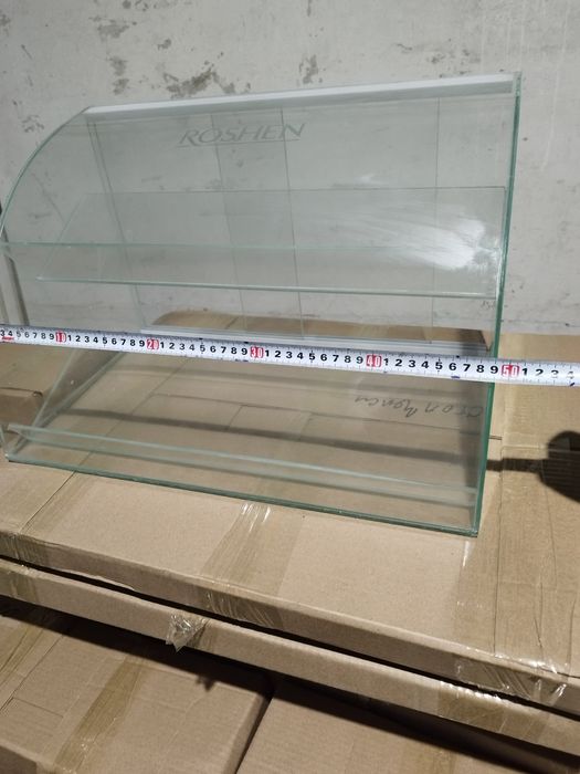 Витрина стеклянная