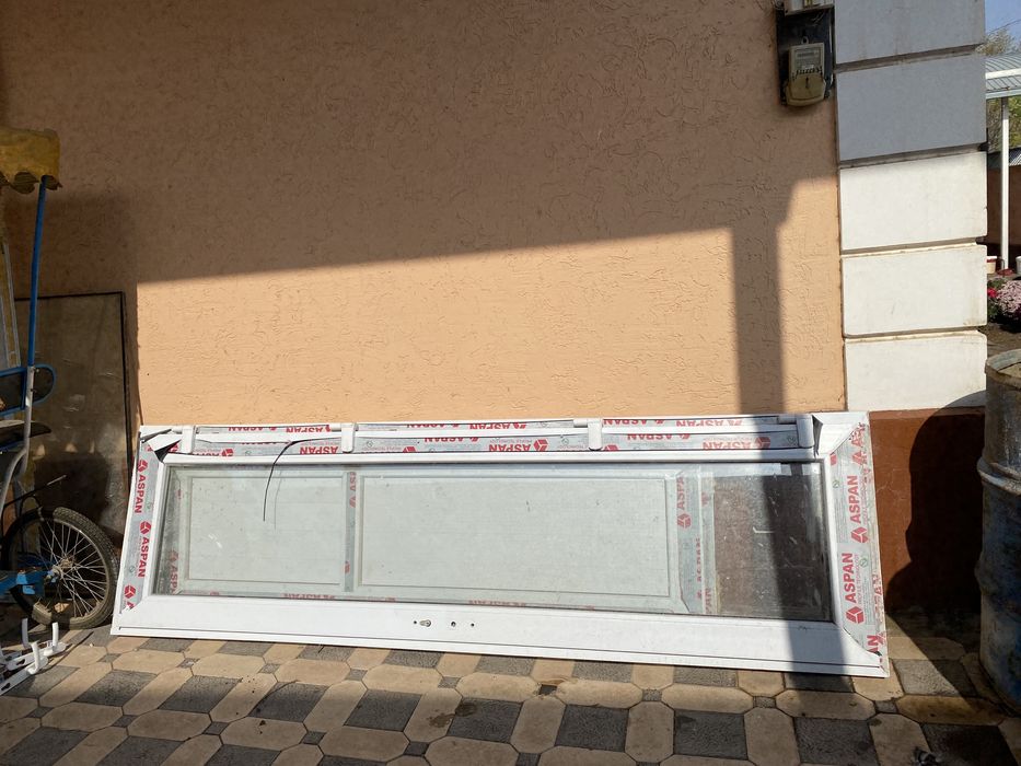 пластиковый терезе есік(чебурашка)