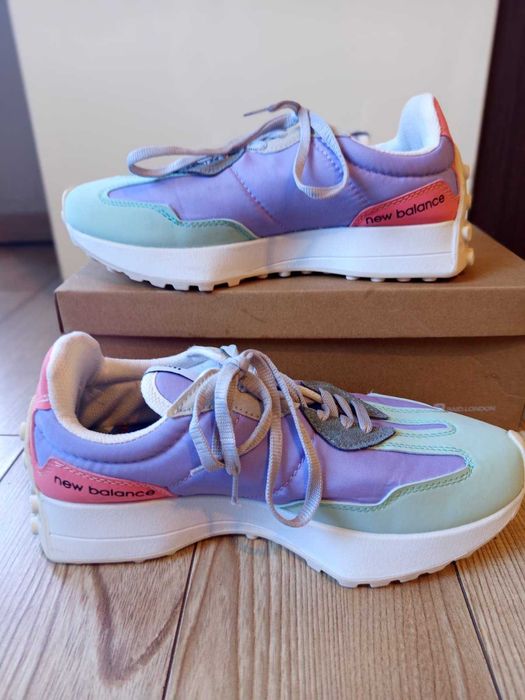 Дамски маратонки New Balance 327