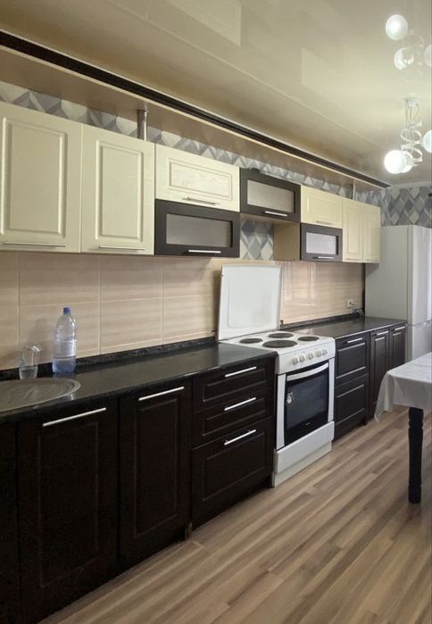 Кухонный гарнитур и плита