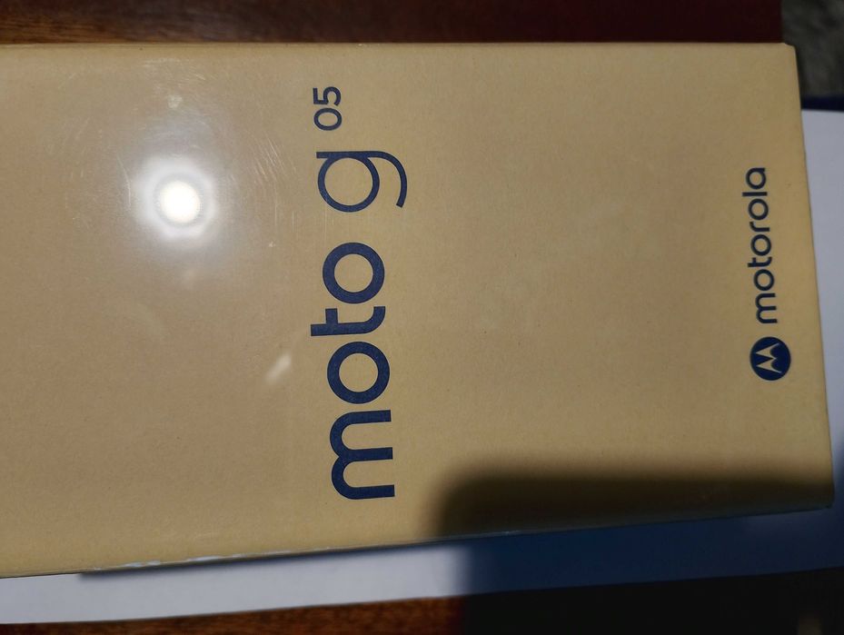 Продавам телефон  МОТОРОЛА g 05