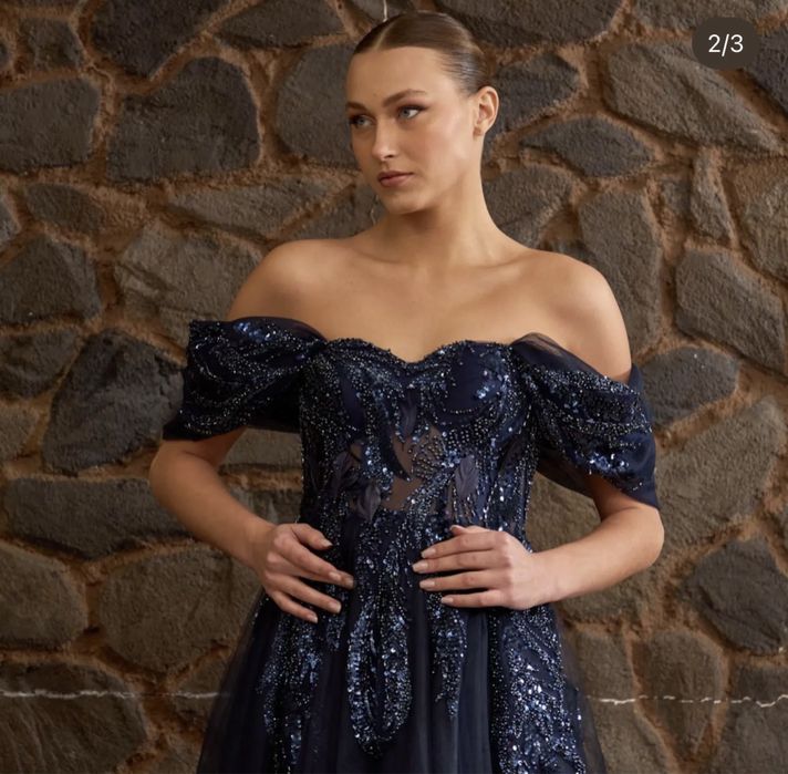 Официална рокля