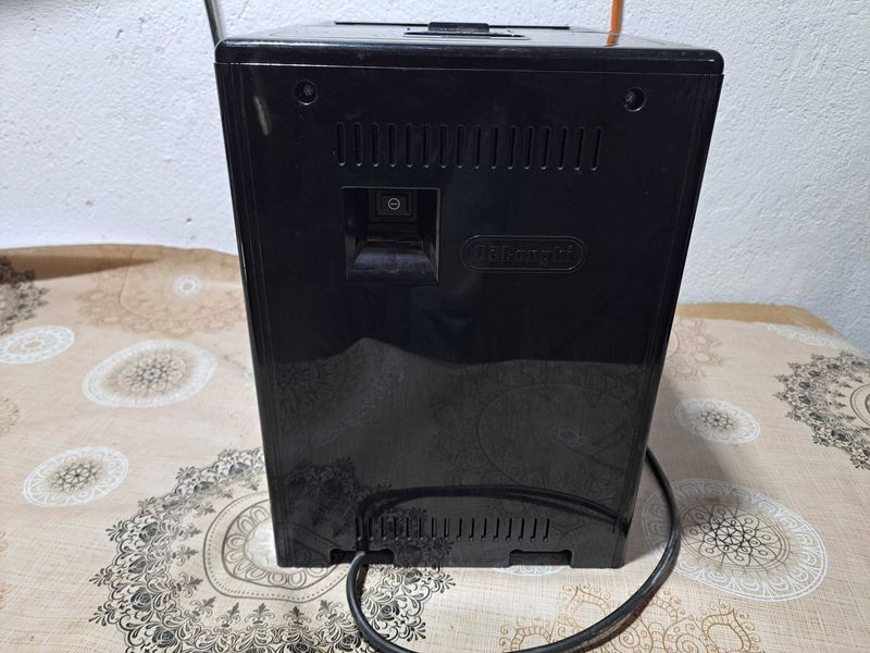 Кафемашина - Delonghi Eletta plus ECAM 44.620.S