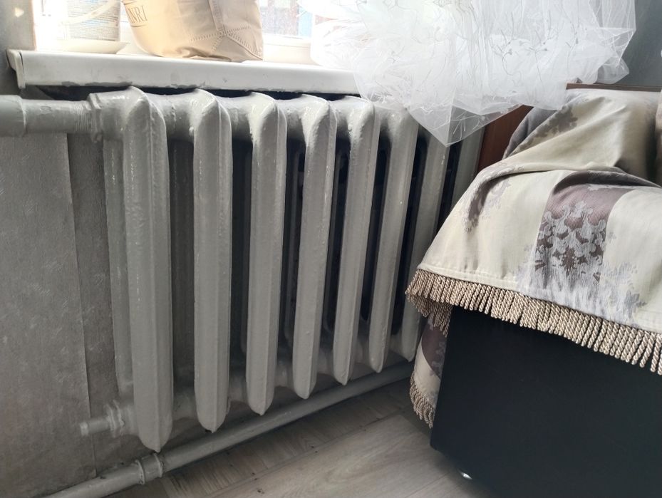 Продам чугунные батареий