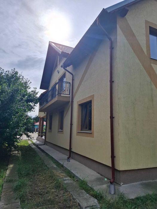 casa si teren de vanzare