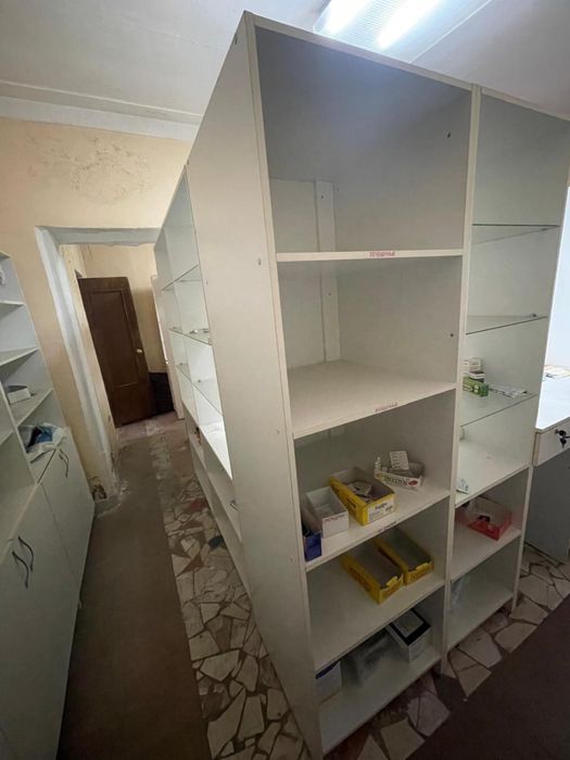 Продам мебель для аптеки