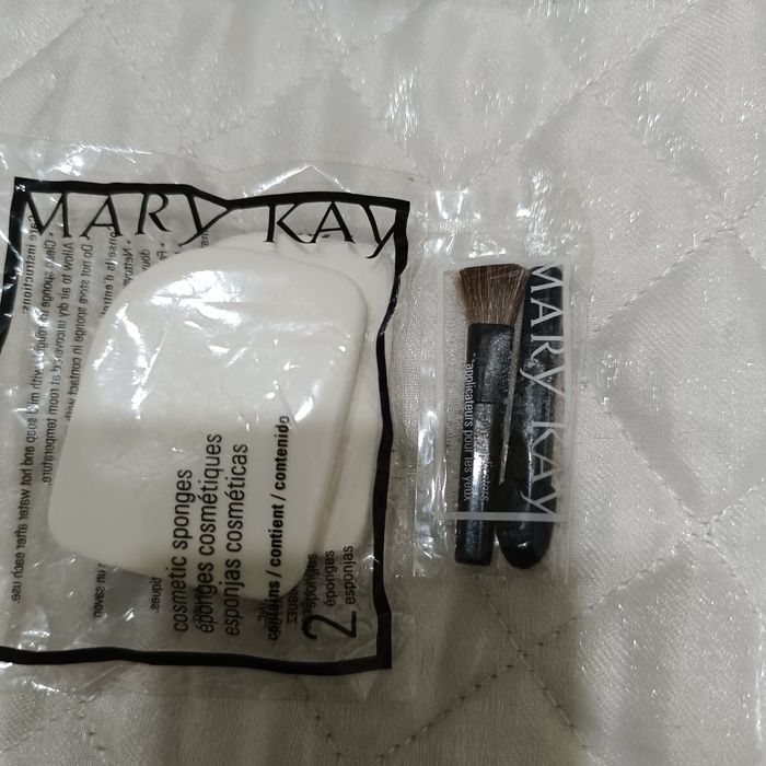 Продам кисточки Мери Кей