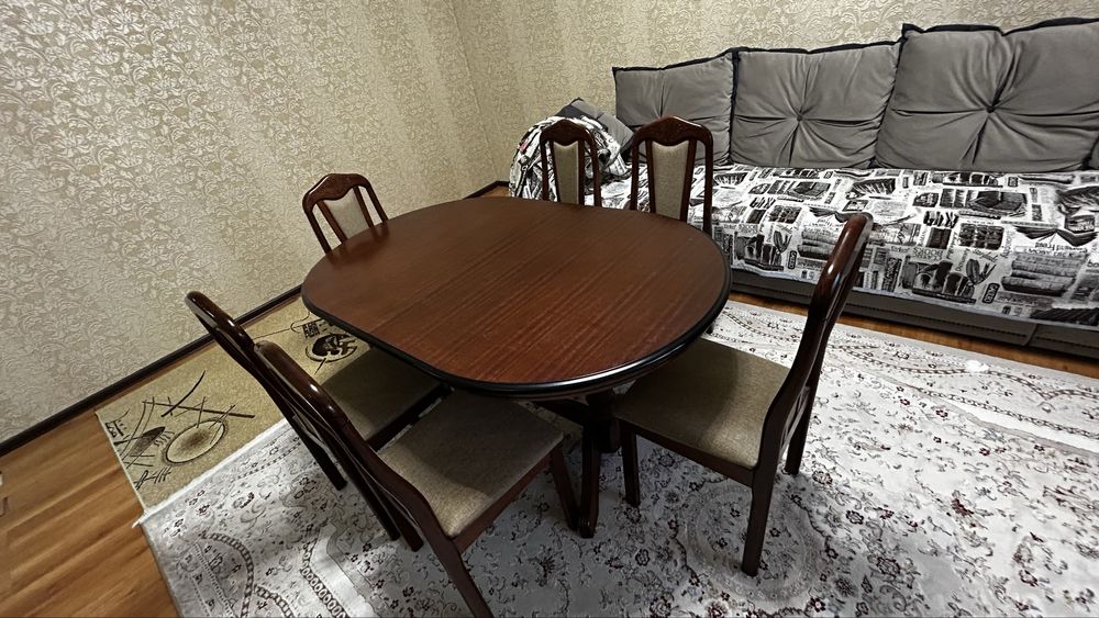 Продам стол и стулья