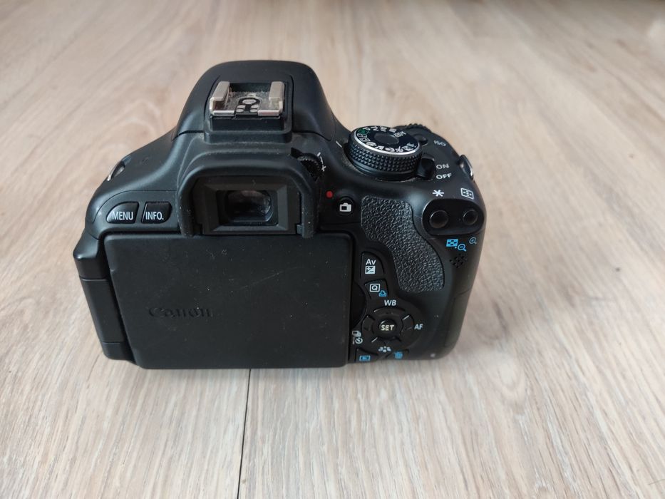 Canon 600D + Обективи и аксесоари