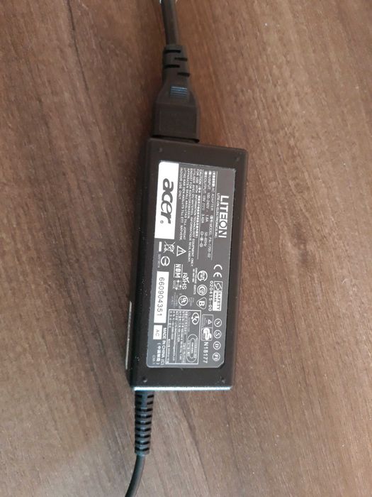 Acer Aspire E5-273g - Intel i3 2ghz, Nvidia 940m, 8gb ram