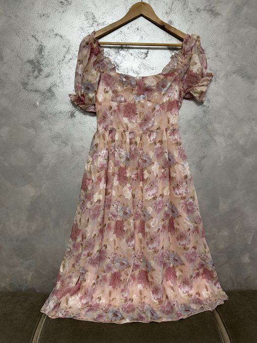 Rochie midi cu flori si maneci bufante