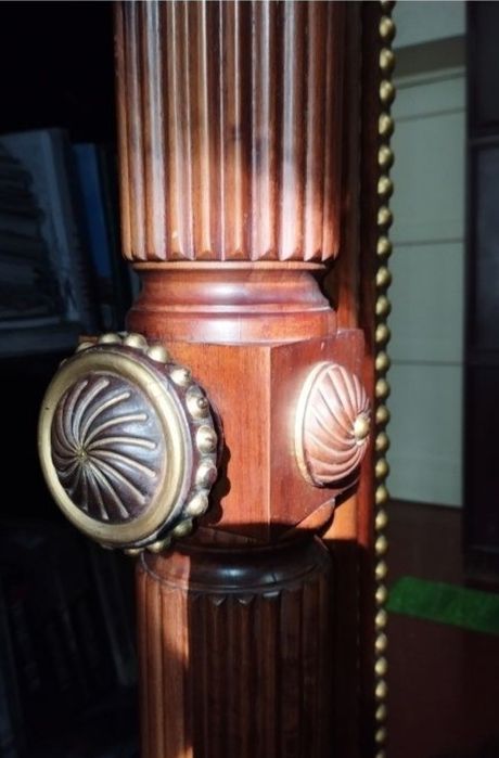 Напольное торшерное зеркало-трюмо