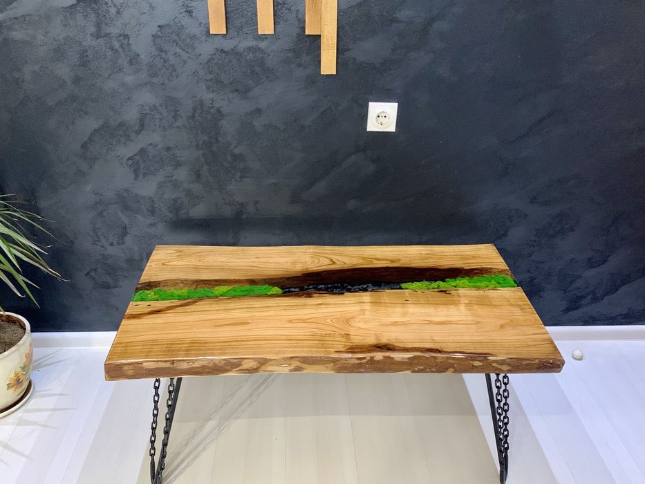 Холна маса,епоксидна смола и дърво