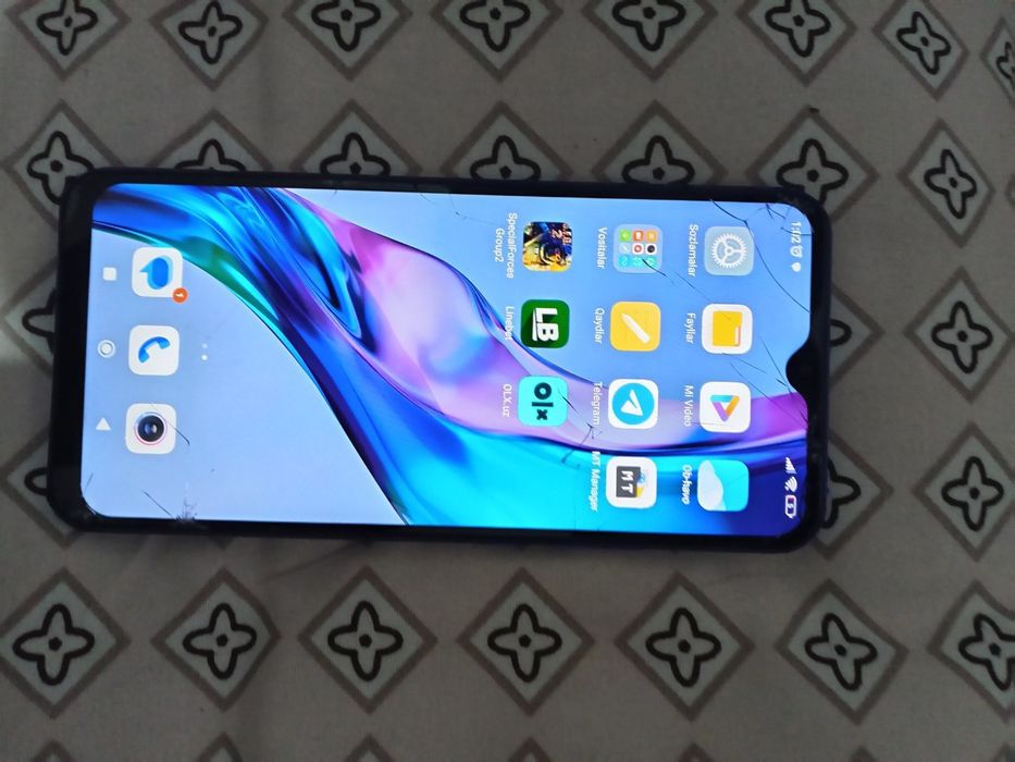 redmi 9  xotirasi 32 ga 3 telfon chotki ishlaydi versiya 13