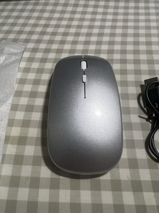 Бесшумная bluetooth мышка (аналог magic mouse) для Macbook silver