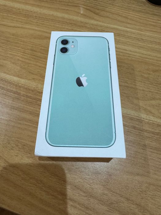 Vand Iphone 11 64gb in stare foarte buna