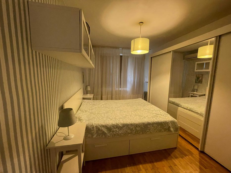 Дава се под наем Тристаен апартамент в София, Зона Б-19 - 100 кв.м за 1047.03 € - Снимка #1