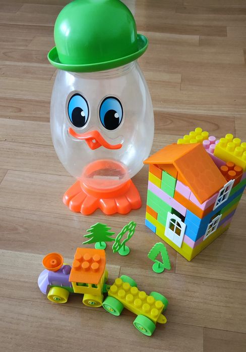 Игрушки продам за  все 2000