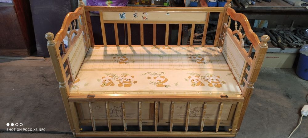 Детская кроватка