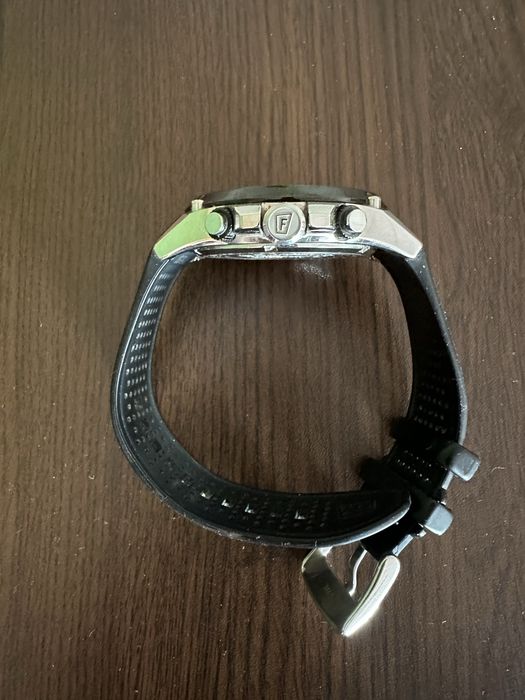 Продавам часовник Festina chronograph