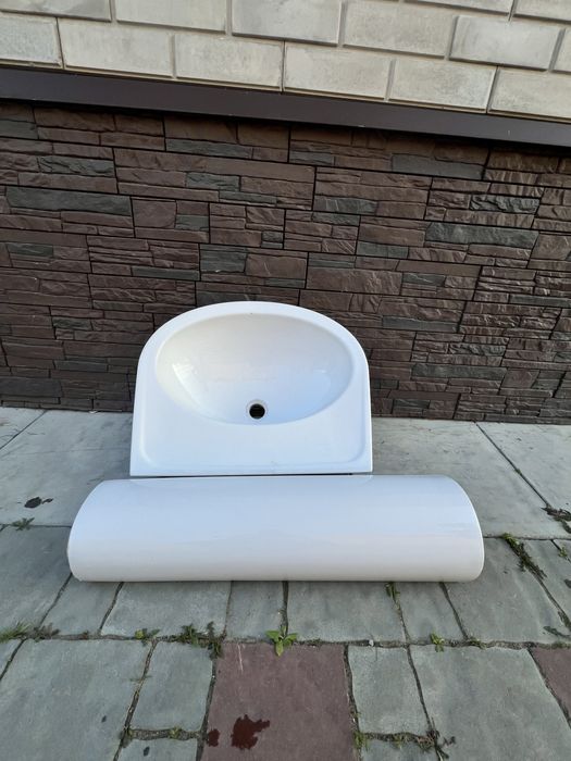 Раковина с пьедисталом