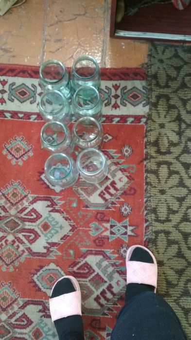 Банки стеклянные много
