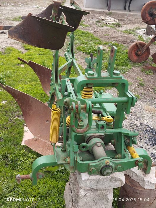 Utilaje pentru arat și remorci