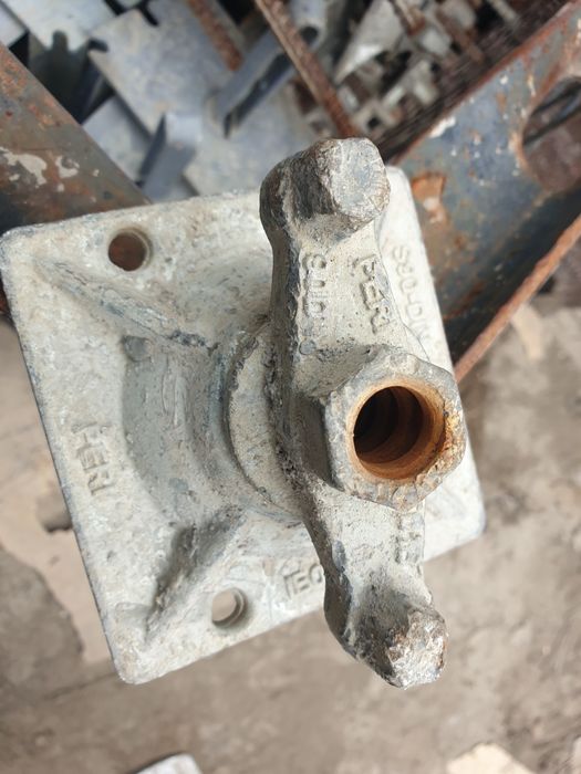 Въртящи гайки за кофраж ф18 и шпилки за кофраж