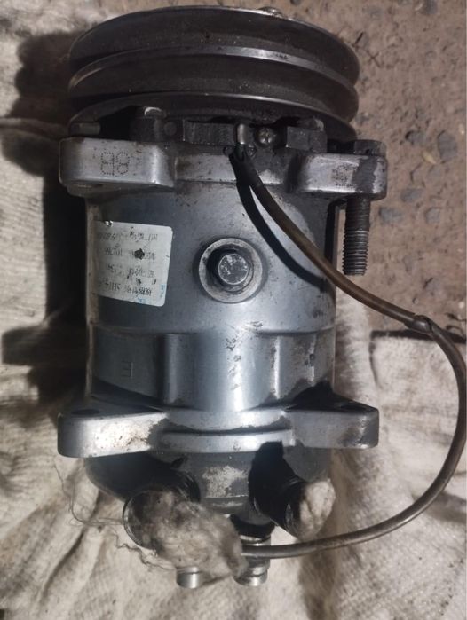 Компрессор кондиционер погрузчика