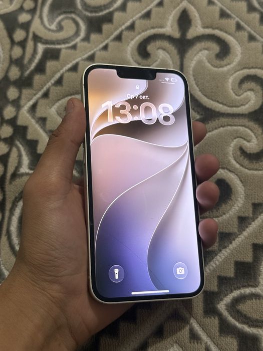 Продам iPhone 13