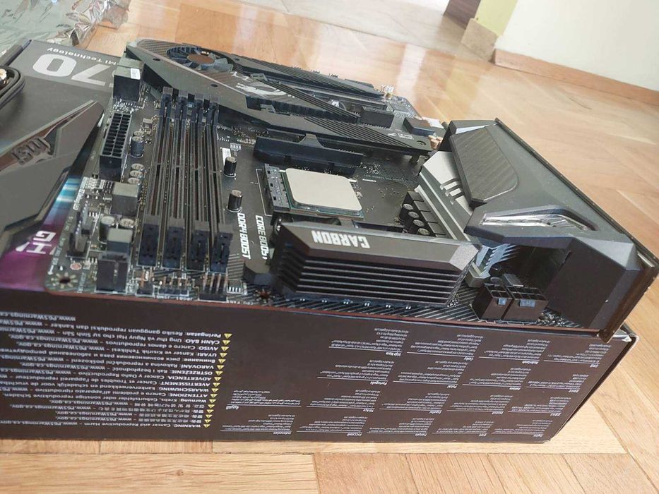 AMD Ryzen 9 5900X + MSI X570 Gaming Pro Carbon Wi-Fi