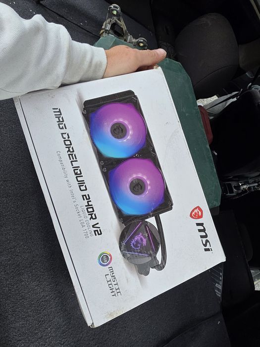 MSI MAG CORELIQUID 240R V2 чисто ново