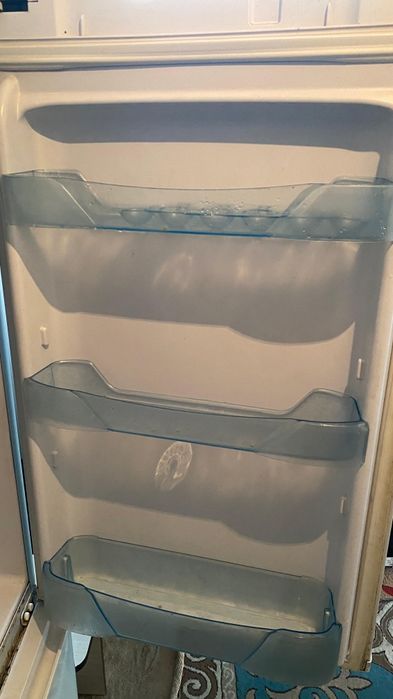 Срочно продаю холодильник