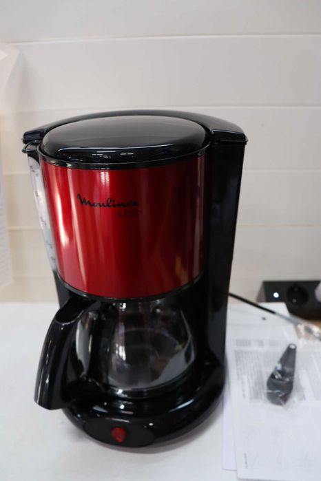 Moulinex Subito FG360D филтърна кафе машина, стъклена кана, 10-15 чаши, капацитет 1.25 л, функция за автоматично изключване,  неръждаема стомана