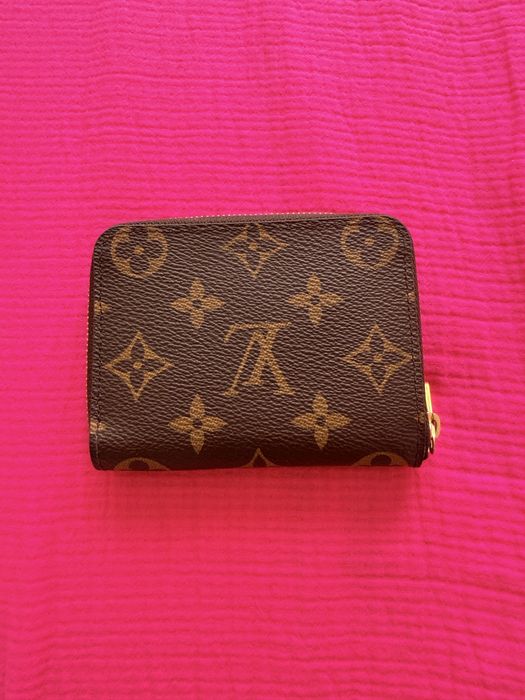 Продам кошелек LV оригинал