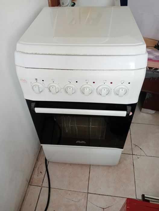 Продам электроплиту Ава в хорошем состоянии